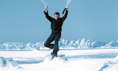 Pierce Brosnan as James Bond kite surfing in Die Another Day (2002)