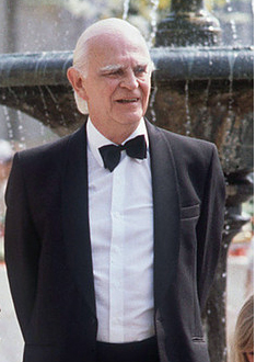 Willoughby Gray as Dr. Carl Mortner/Hans Glaub