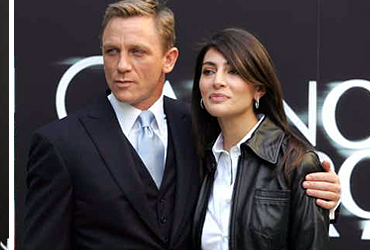 Daniel Craig and Caterina Murino at the Casino Royale press conference in Madrid