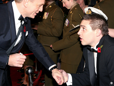 Daniel Craig meets waiting war veterans whose charity Help For Heroes benefited from the Quantum of Solace premiere