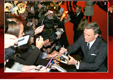 Daniel Craig meets fans in Valencia