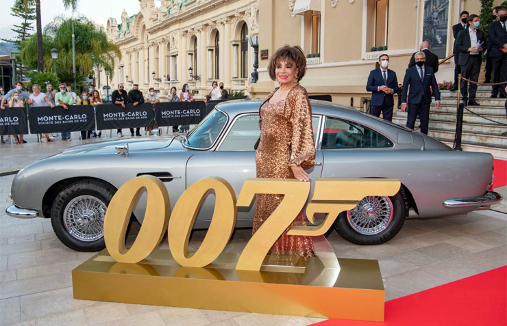 Dame Shorley Bassey as the Monaco premiere of No Time To Die (2021)