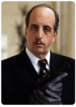 Dr. Kaufmann played by Vincent Schiavelli