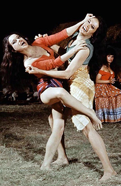 Aliza Gur as Vida and Martine Beswicke as Zora