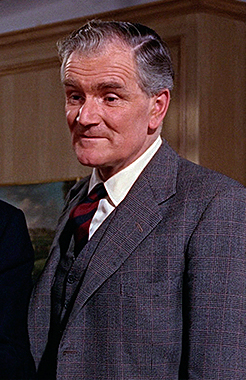 Desmond Llewelyn as Boothroyd