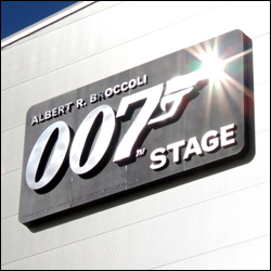 007 Stage