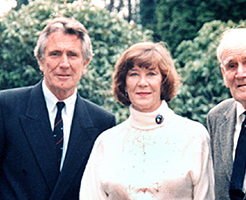 George Lazenby reunited with Lois Maxwell and Desmond Llewelyn at the 1996 OHMSS Christmas Lunch - Pinewood Studios