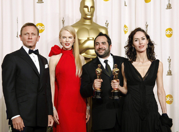 Daniel Craig and Nicole Kidman with Oscar Winners