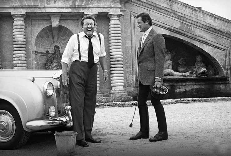 Patrick Macnee and Roger Moore joke between takes on A View To A Kill (1985)