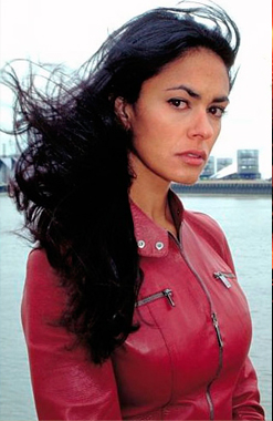 Maria Grazia Cucinotta as ‘Cigar Girl’